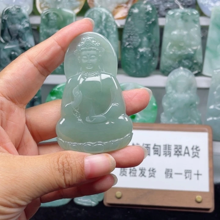 颈饰未镶嵌翡翠素衣观音