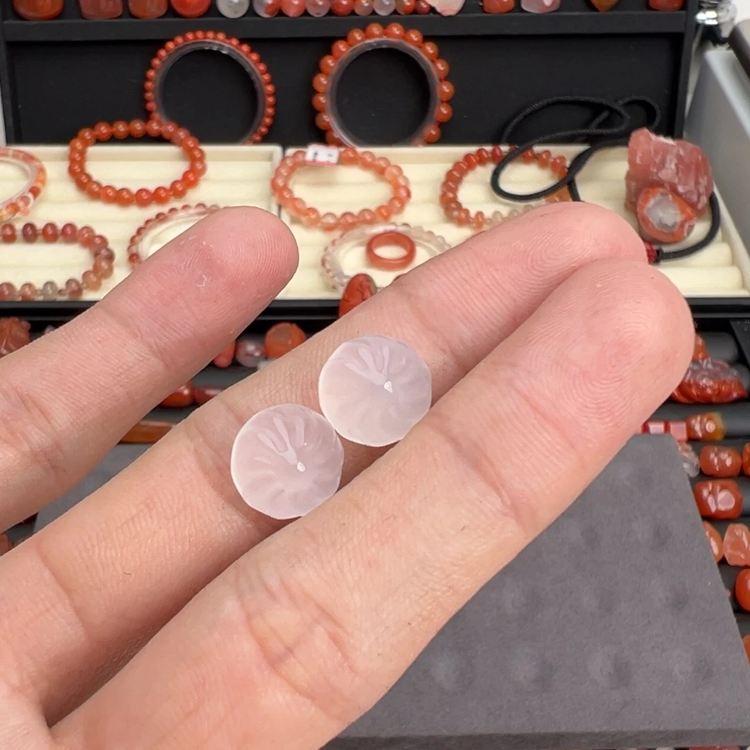 菩***）南红玛瑙未镶嵌颈饰两颗