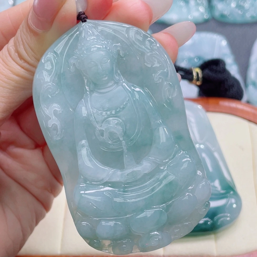 搬***人翡翠未镶嵌颈饰观音