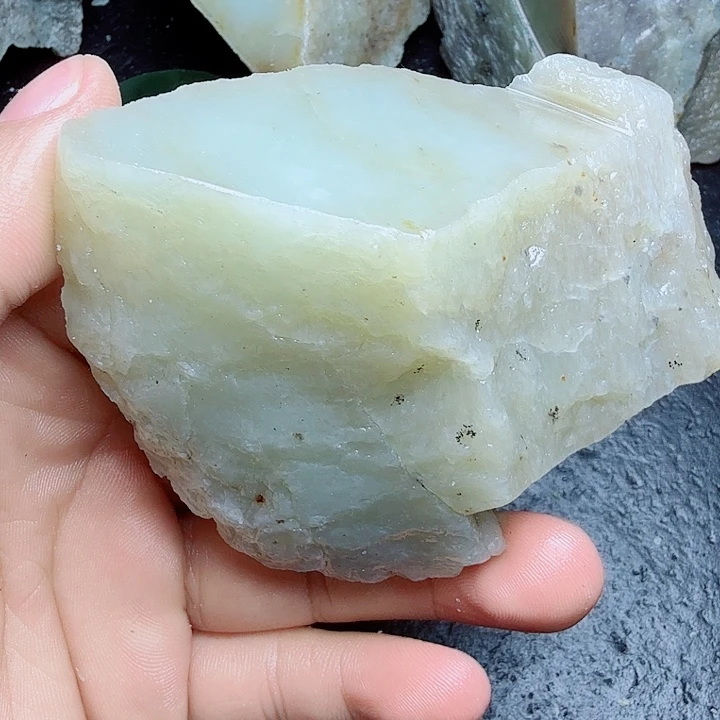 未镶嵌和田玉（糖玉）珠宝奇石