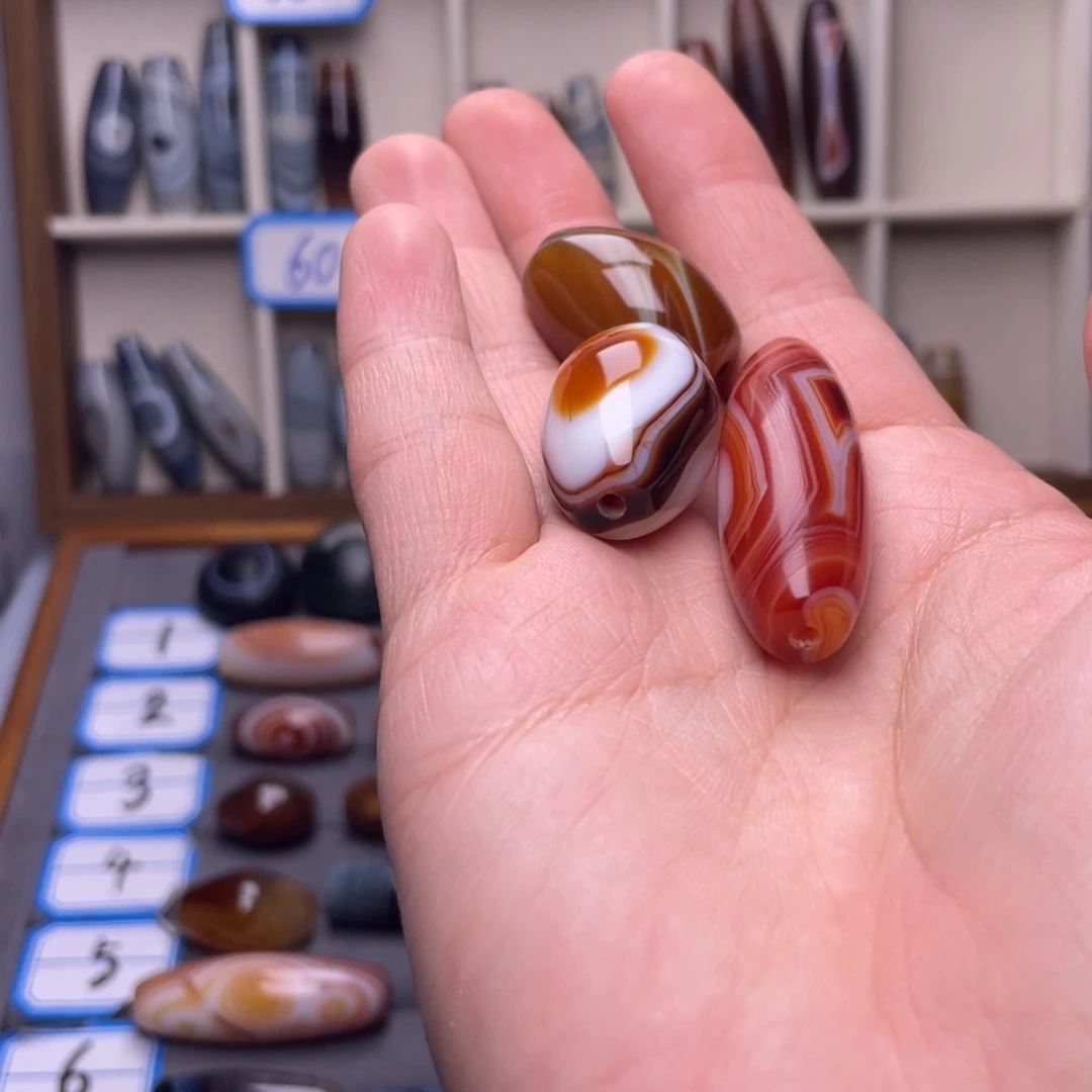 礼***一玛瑙/玉髓合金颈饰