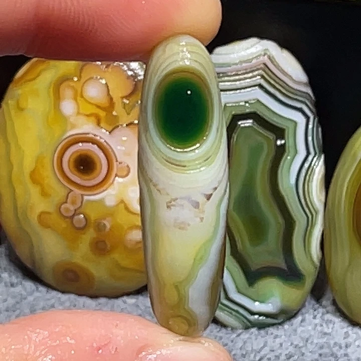 玛瑙/玉髓未镶嵌珠宝奇石