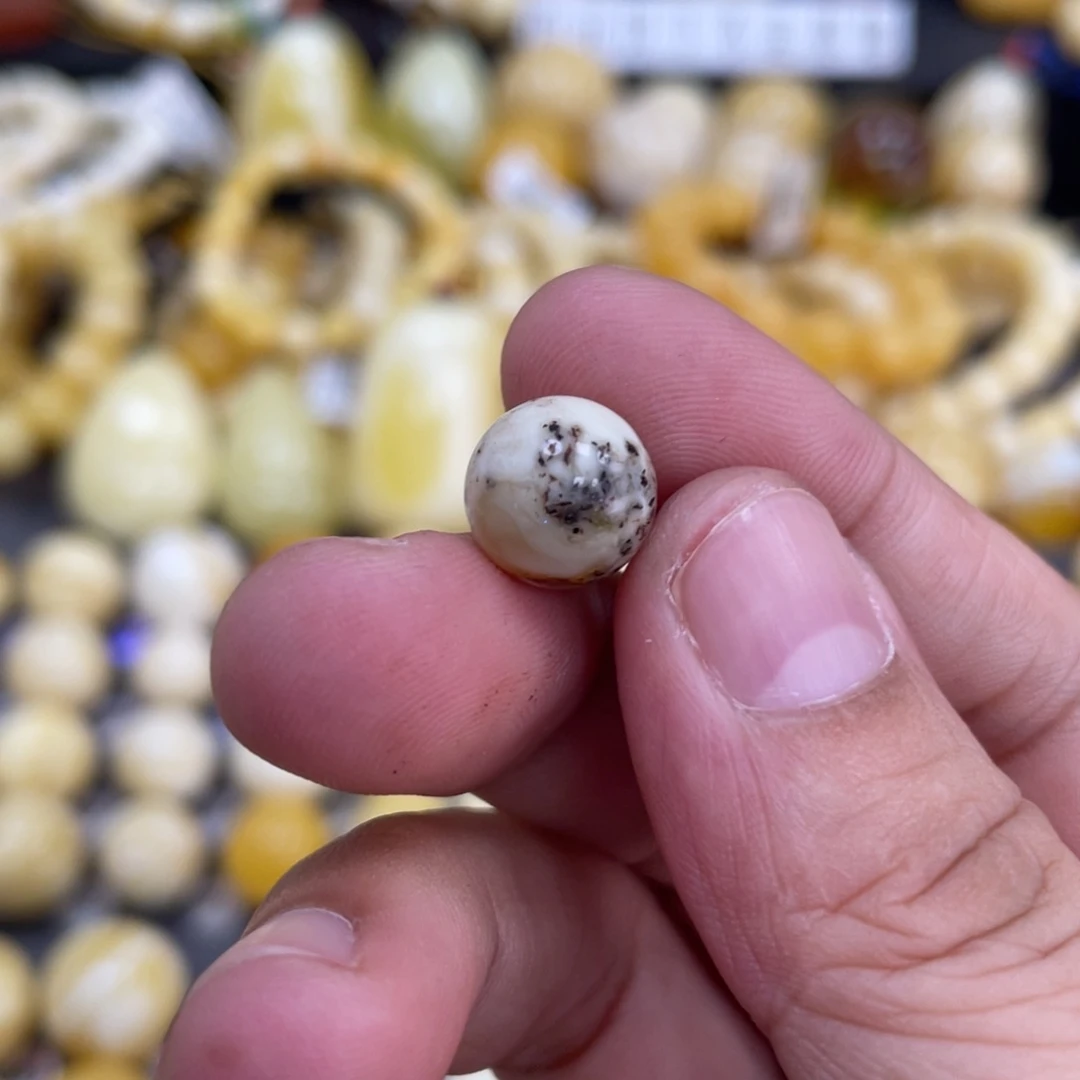 很***特未镶嵌琥珀裸石10.6mm瑕疵奥利奥