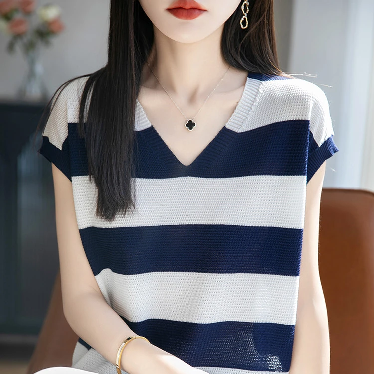 鄂尔多斯市V领条纹桑蚕丝短袖女T恤时尚薄款透气针织冰丝体恤小衫