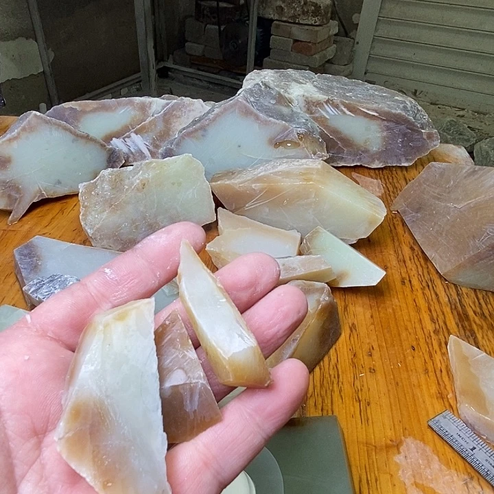 和田玉（糖玉）未镶嵌珠宝半成品吉****意