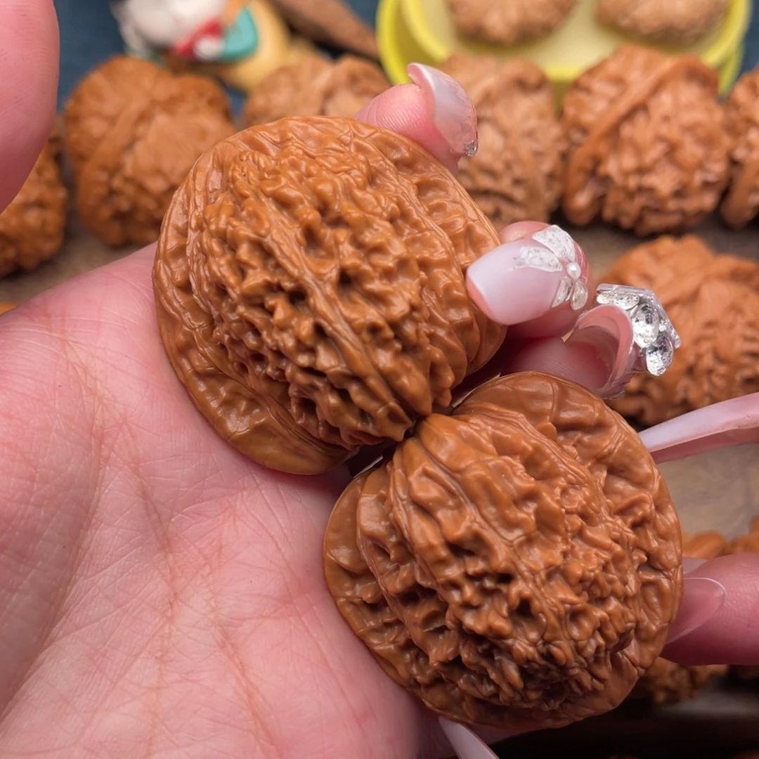 把件文玩核桃三角平谷楼41，大克重44