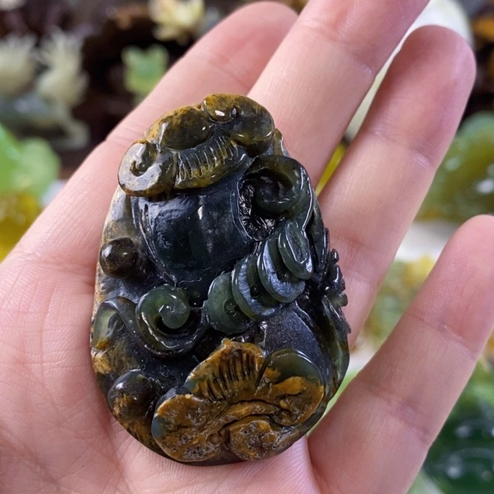 岫岩河磨玉（透闪石质玉）挂件吊坠未镶嵌