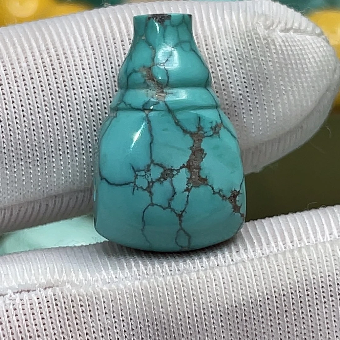 绿松石未镶嵌挂件