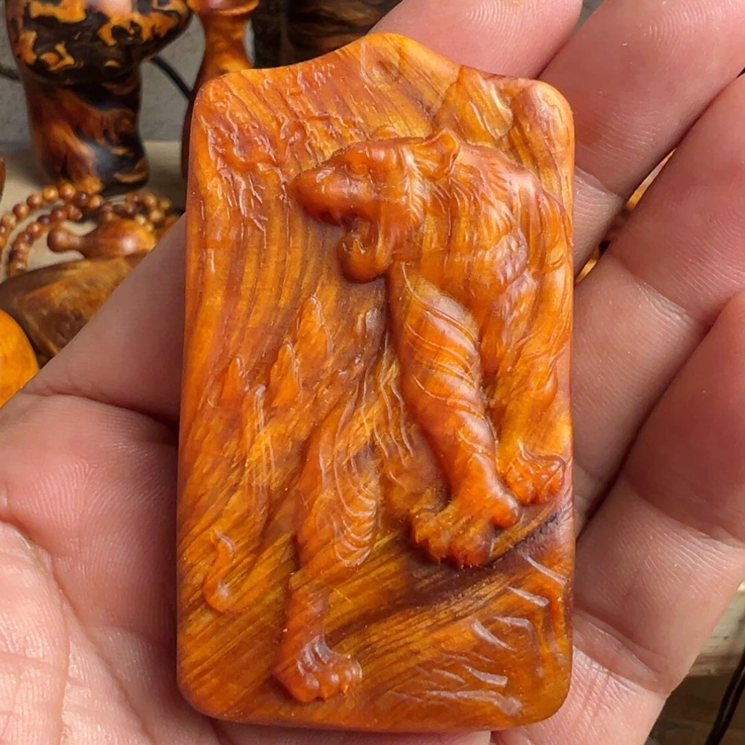 B***.松木（琥珀木）无事牌微瑕