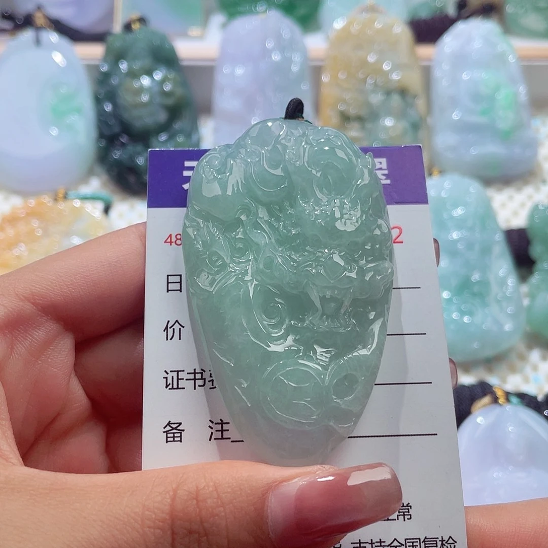 颈饰未镶嵌翡翠龙