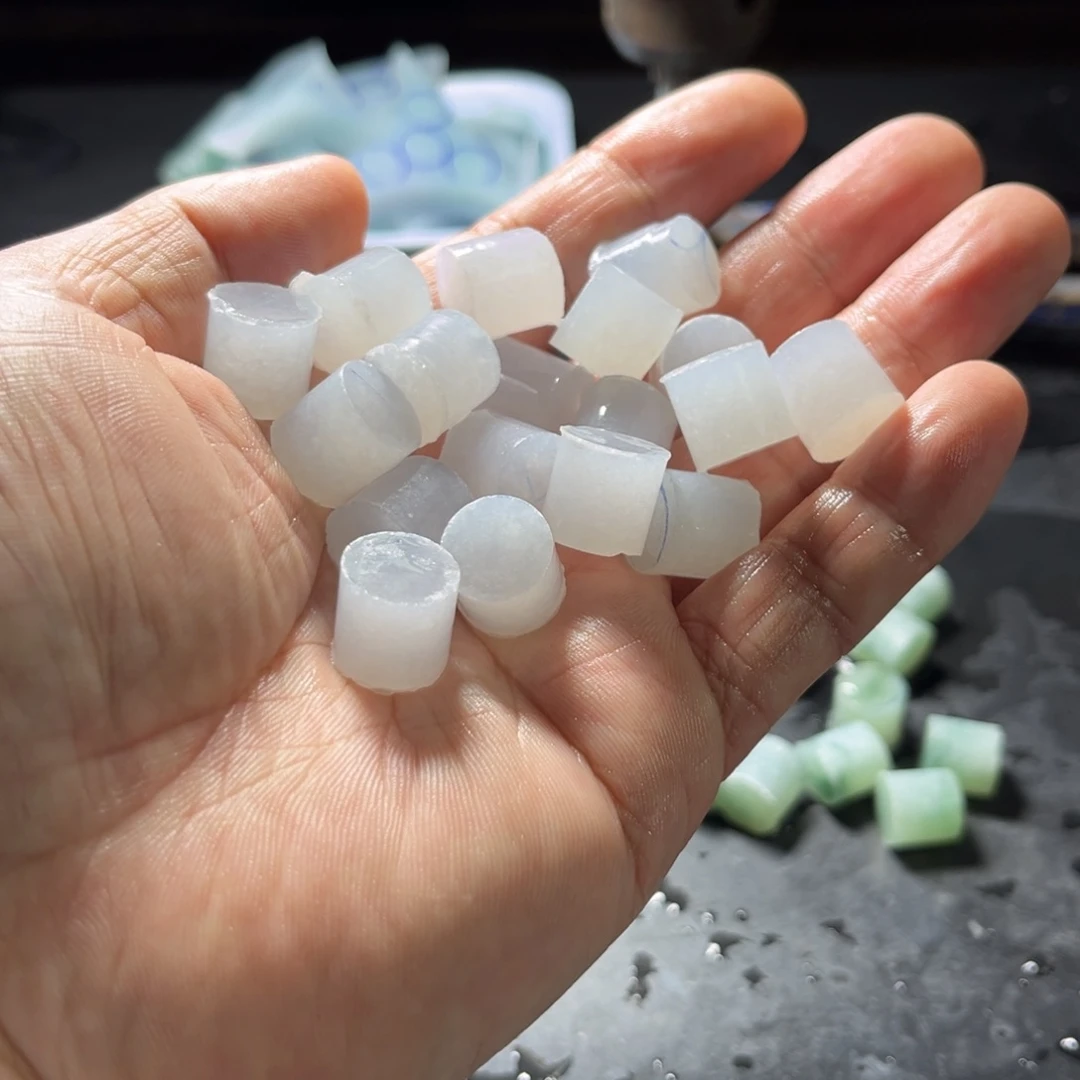 定制翡翠未镶嵌莫西沙白冰手串透线巨漏17颗卡12圆珠包工保无裂