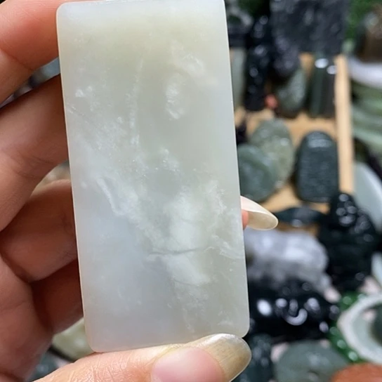 未镶嵌和田玉（糖玉）珠宝半成品
