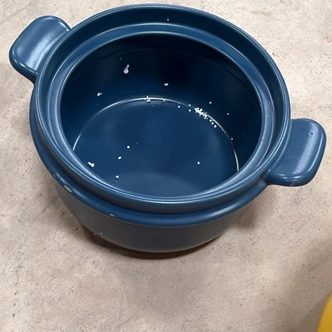 微瑕，明火、口径24，高度15默认发盖子针孔拖釉