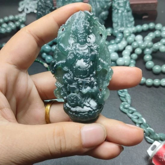 定制翡翠未镶嵌六臂不动