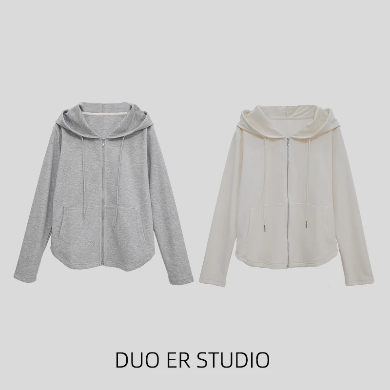 【朵儿studio】秋款通勤运动皆适合的无束缚连帽外套 D526