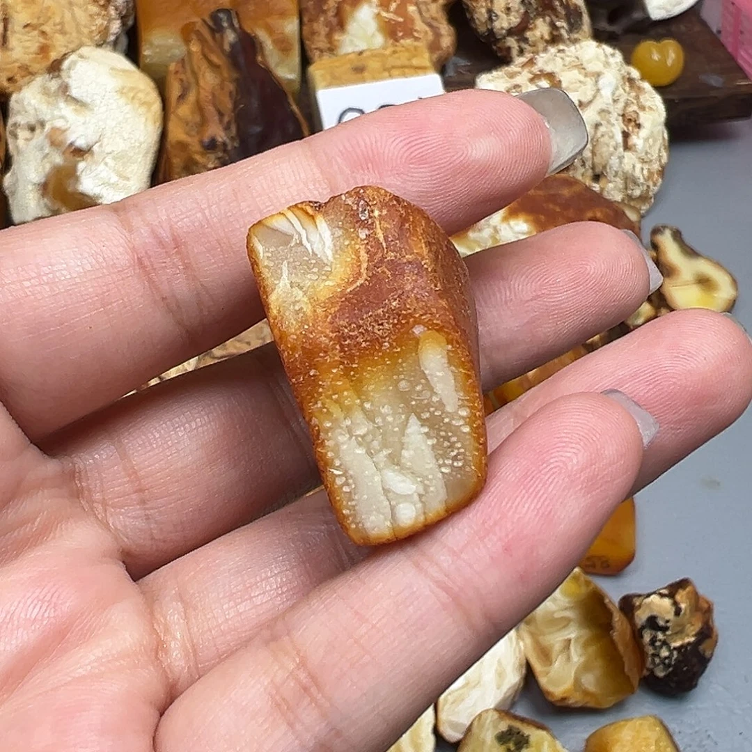 氓***兔未镶嵌定制琥珀蜜蜡