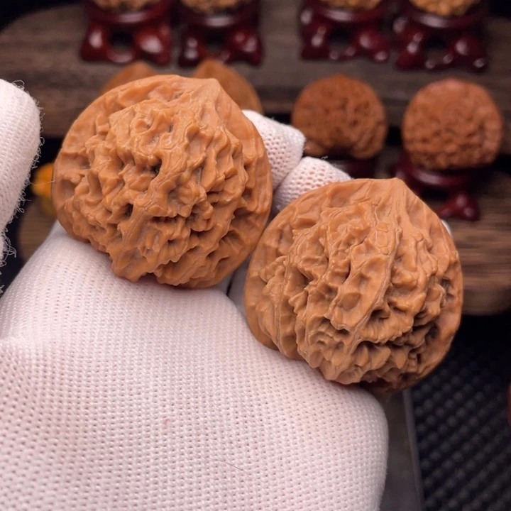 文玩核桃把件秦岭帝王官帽42全