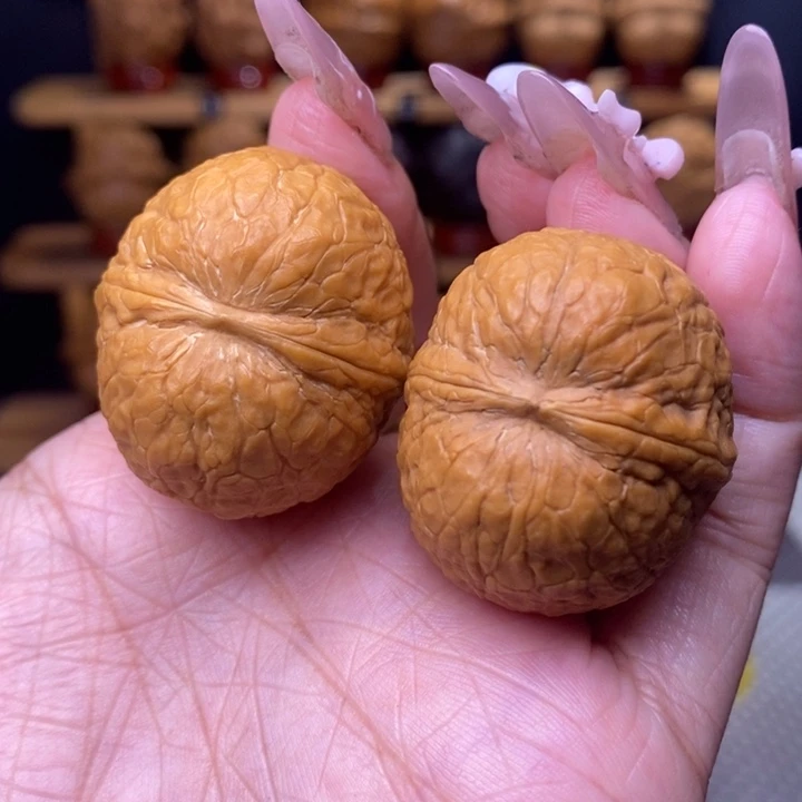 文玩核桃把件橄榄球17号