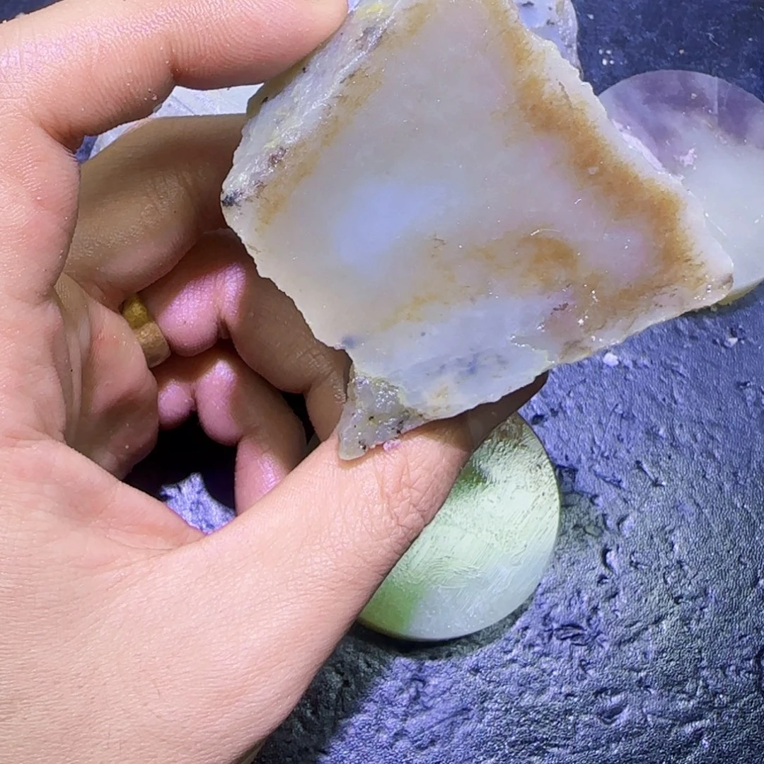 和田玉未镶嵌珠宝半成品