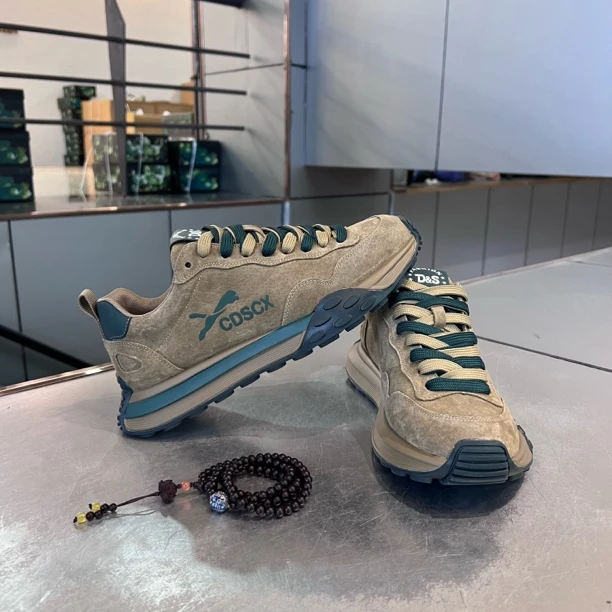 冬季新款反毛皮拼接设计时尚潮流休闲男鞋防滑耐磨舒适运动潮男鞋