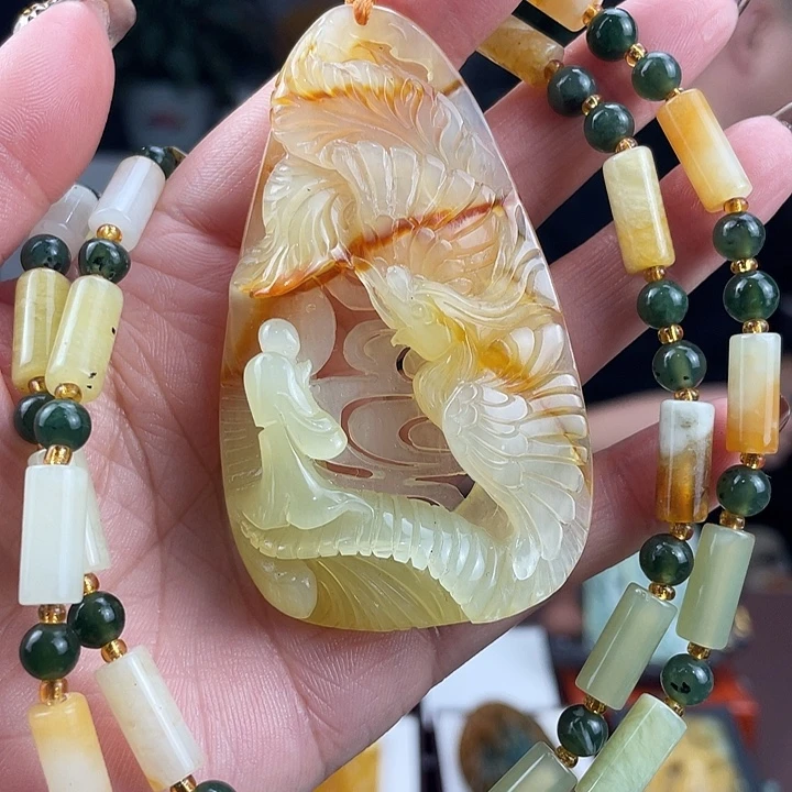 蛇纹石玉未镶嵌颈饰