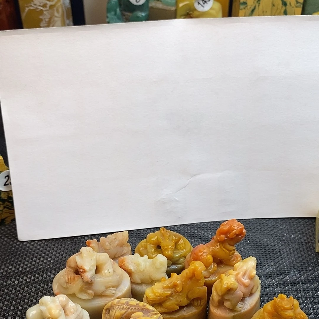 老挝石繁*篆刻艺术家的作品