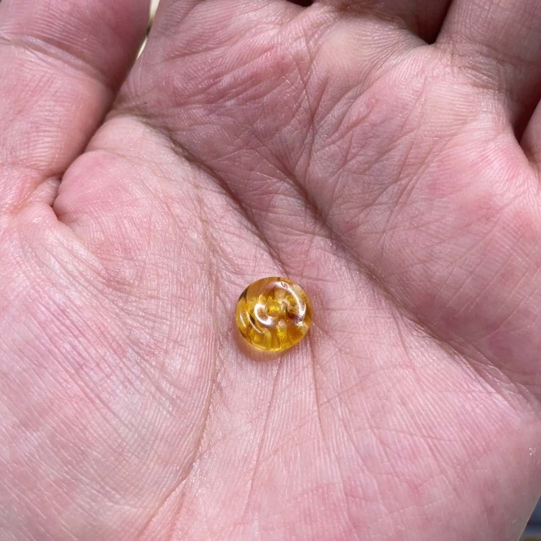 辰***巳裸石蜜蜡未镶嵌特惠