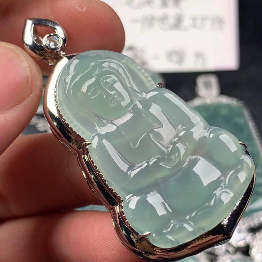 颈饰未镶嵌翡翠观音