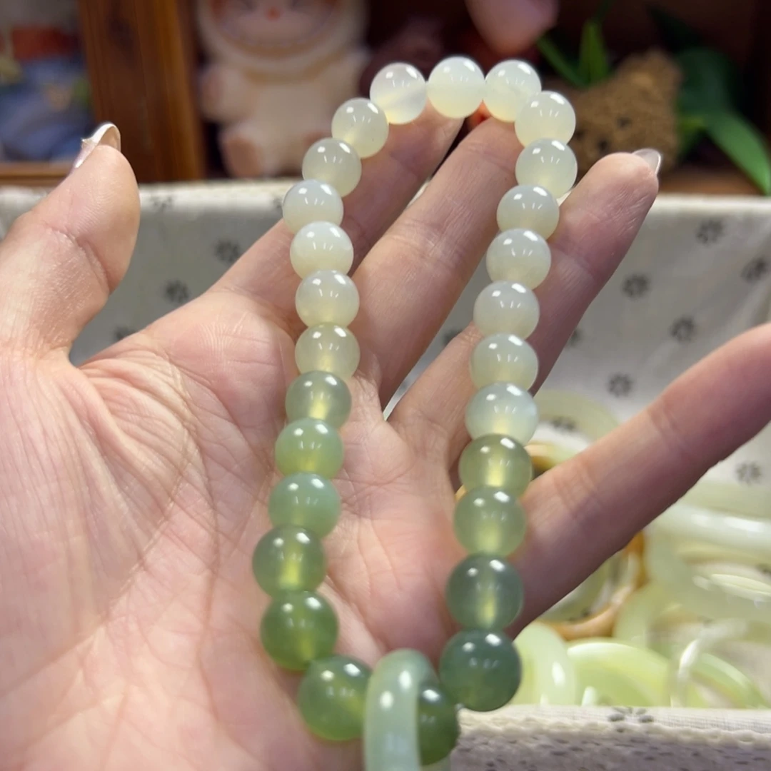 蛇纹石玉未镶嵌手镯82
