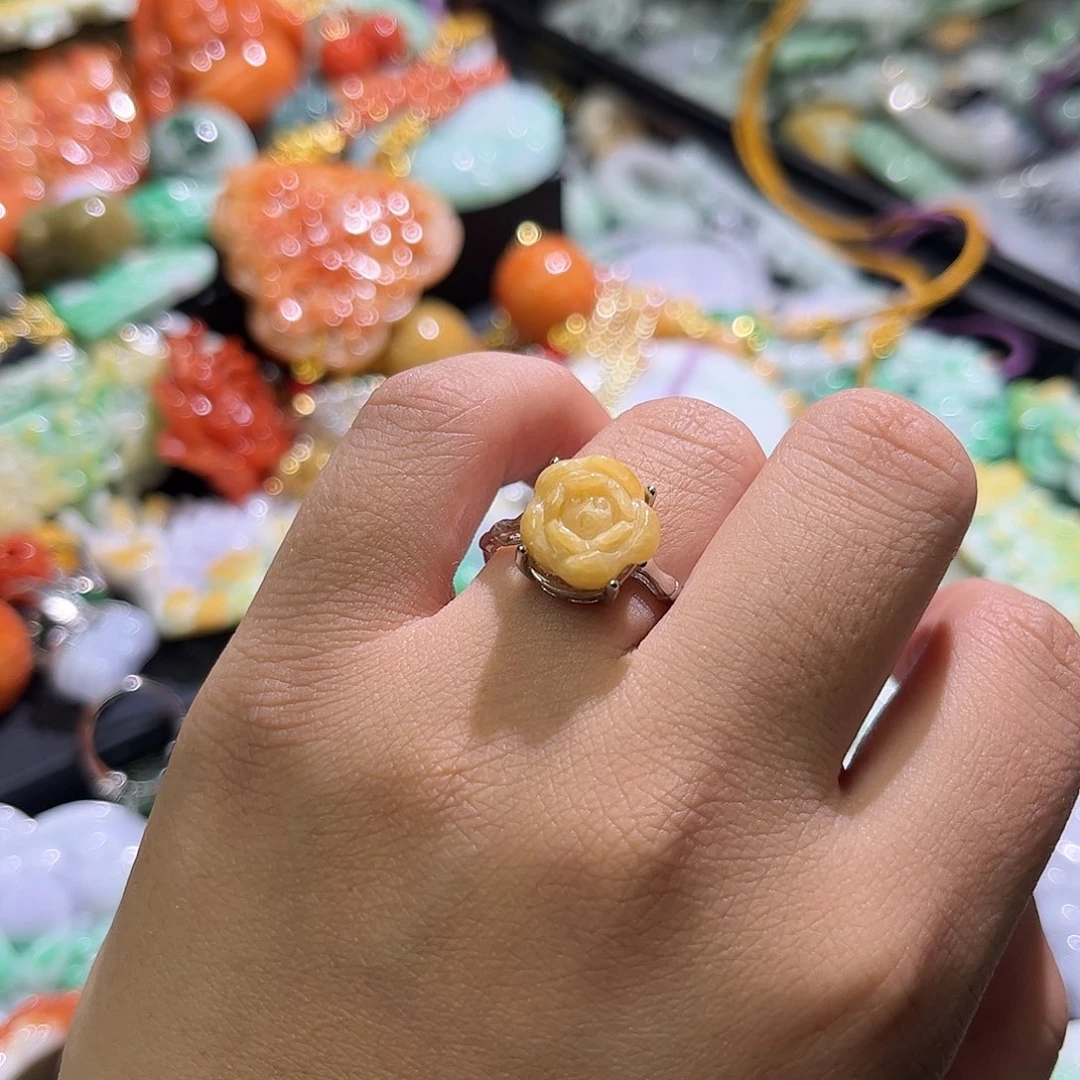 颈饰未镶嵌翡翠待编织