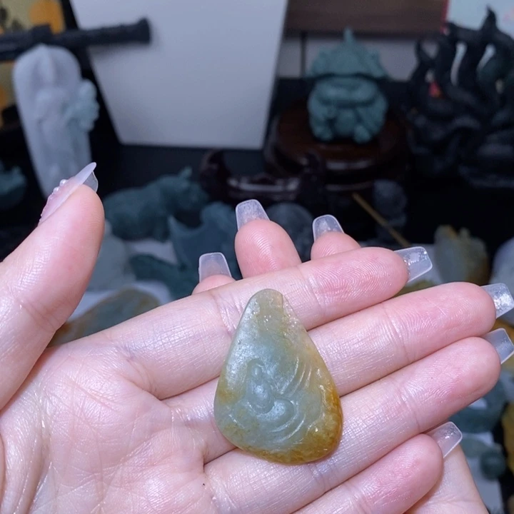 定制翡翠未镶嵌翡翠