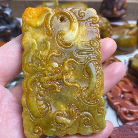 蛇纹石玉未镶嵌颈饰124