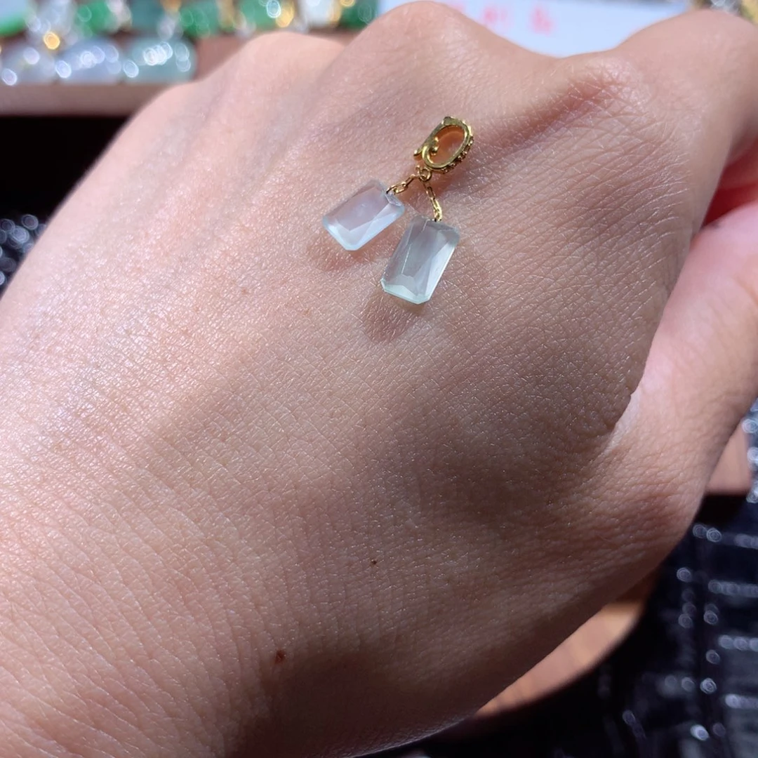 香***）翡翠18K金镶嵌颈饰翡翠