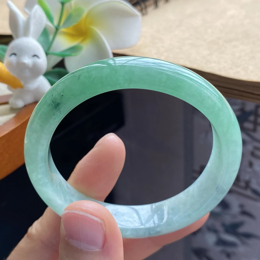 03.04批1451号52.2-46.8-12.3-7.贵妃！清新翠绿镯！天然翡翠手镯