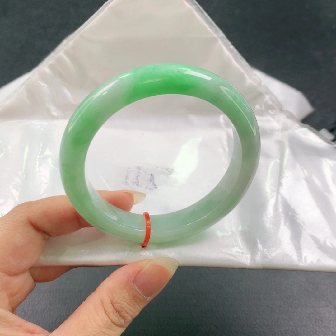 翡翠未镶嵌手镯03
