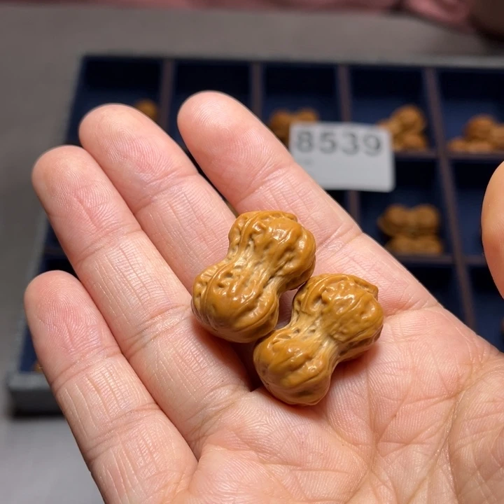 文玩核桃把件花生8539
