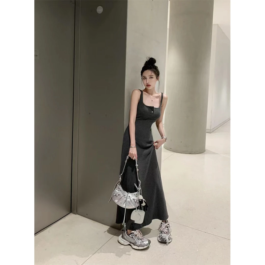 2025夏季新款赫本风法式小众方领气质长款修身包臀吊带背心连衣裙