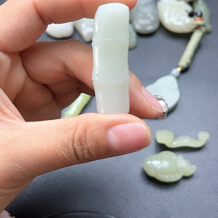【闪购商品】颈饰未镶嵌和田玉