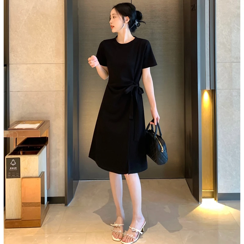 2025夏款赫本风轻奢气质绑带小黑裙宽松显瘦圆领插肩袖连衣裙890