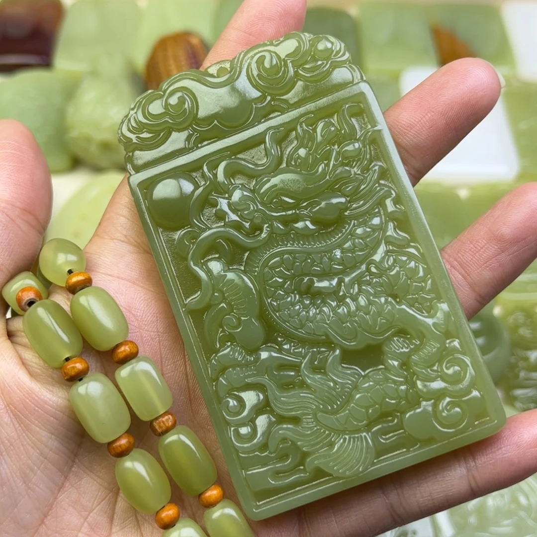 新疆昆仑山料龙牌