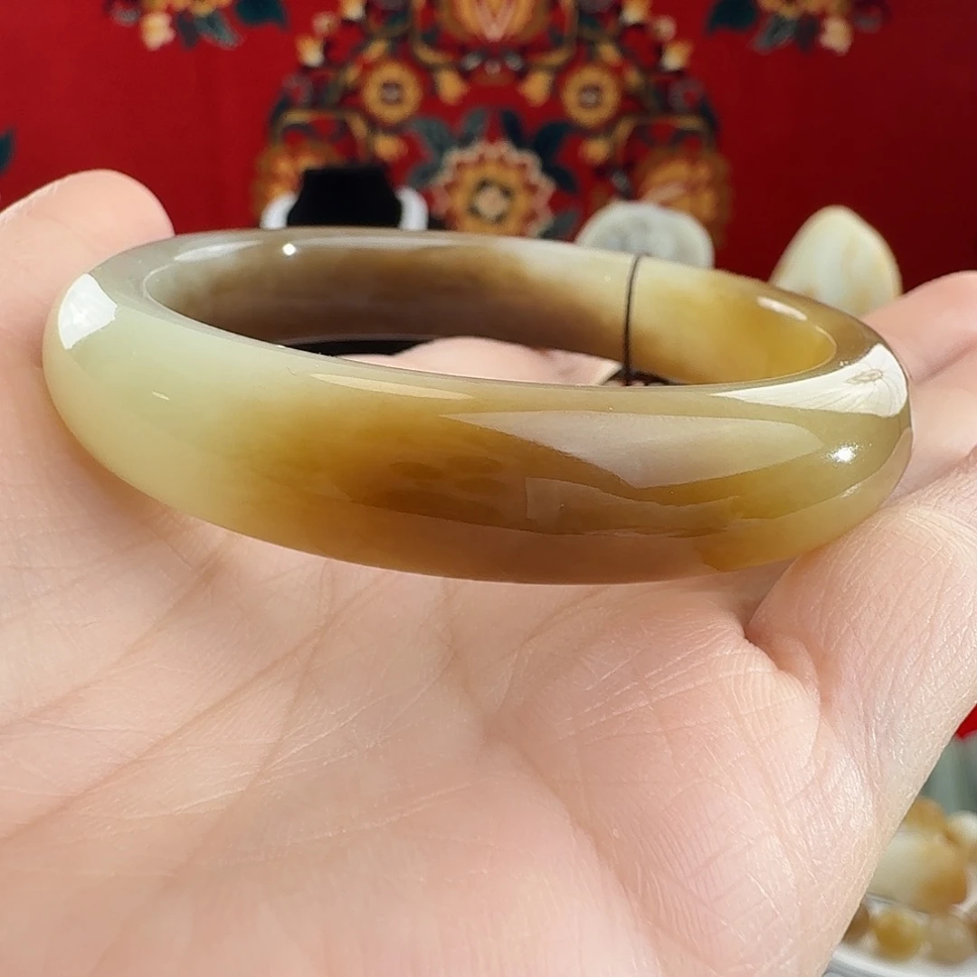 和田玉（糖玉）未镶嵌手镯