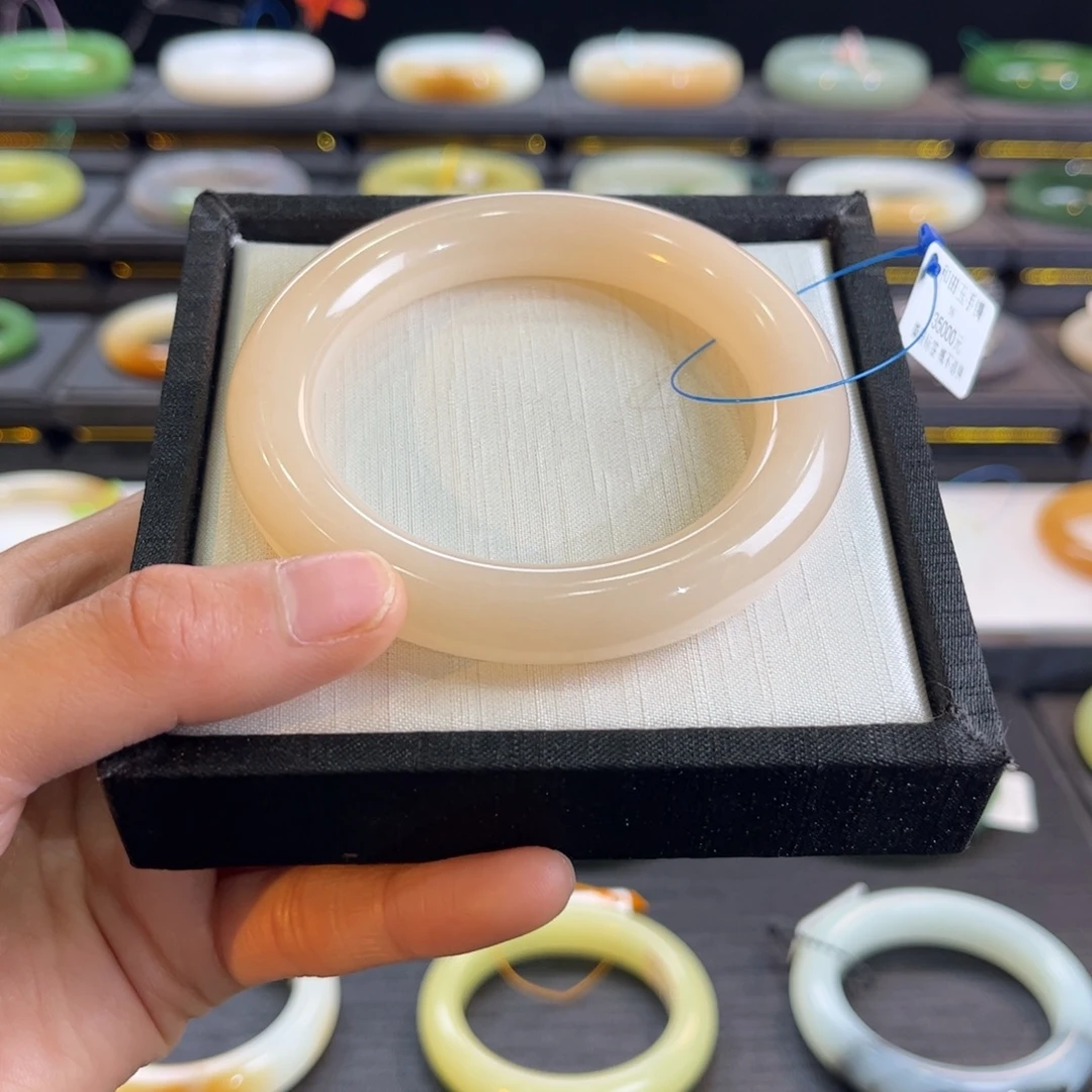 和田玉未镶嵌手镯56 57