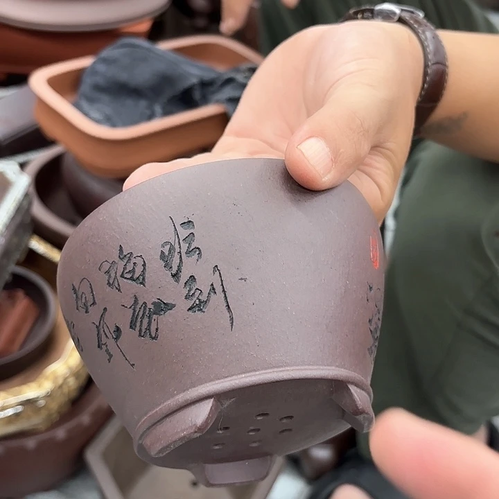 紫砂花盆紫砂的颜色很好看