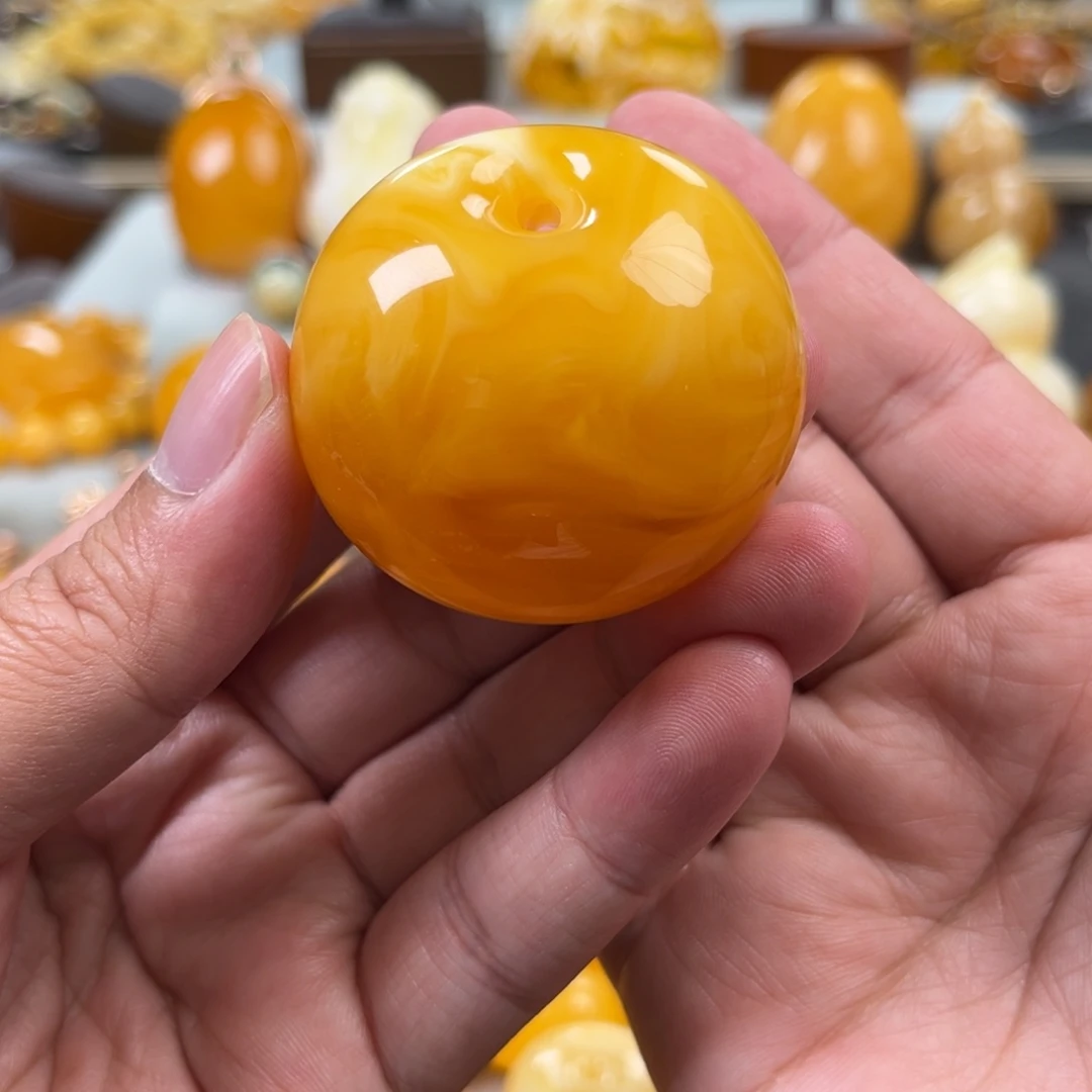 蜜蜡未镶嵌珠宝奇石