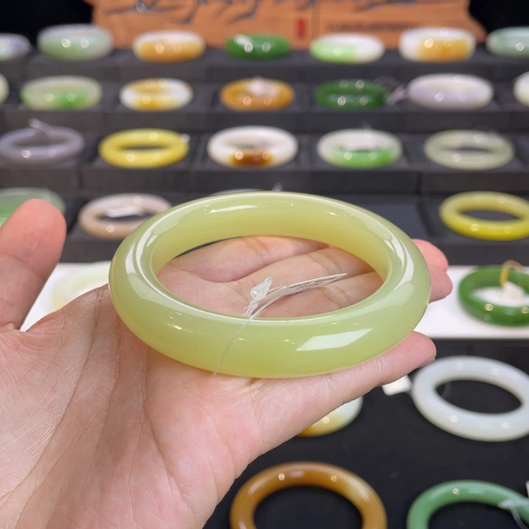 未镶嵌手镯和田玉B****u黄口冰底