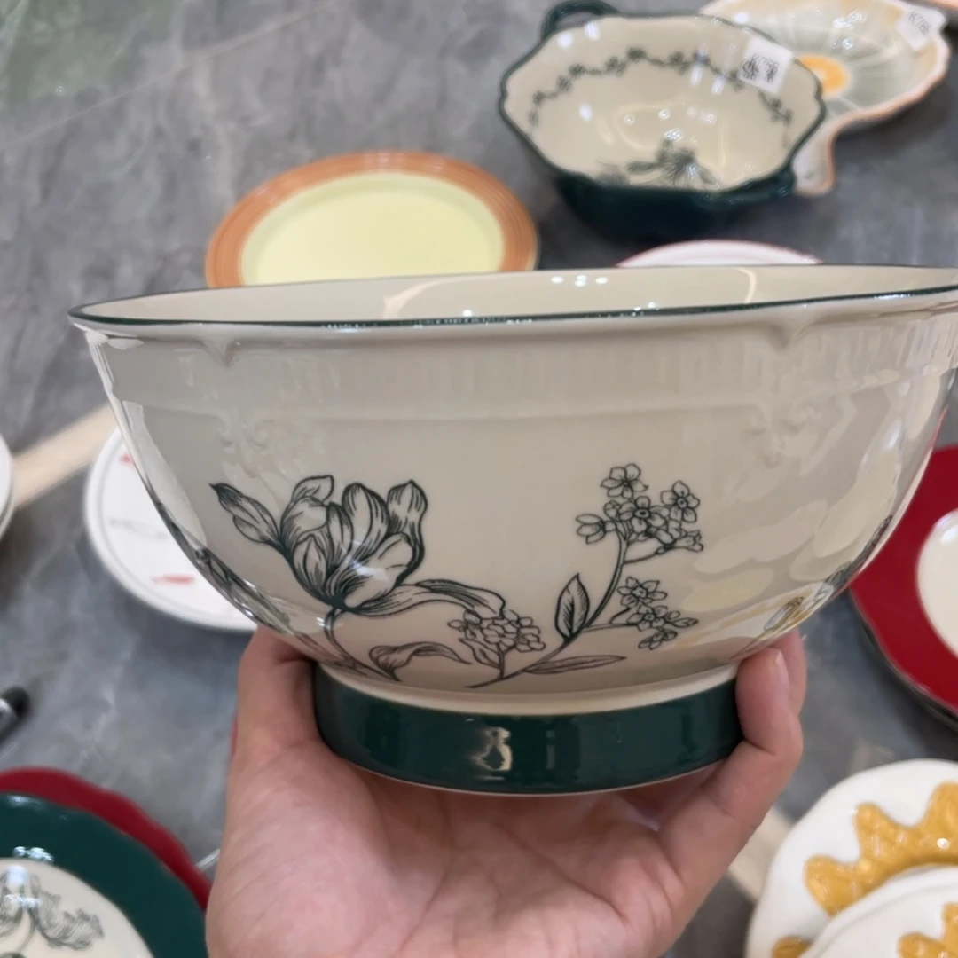 陶瓷微瑕餐具介意勿拍，满18飞！
