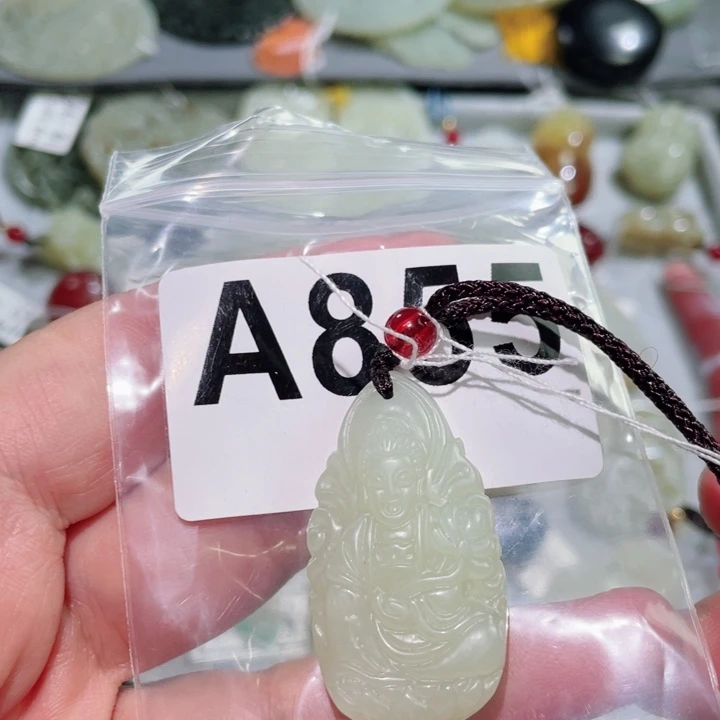 和田玉（糖玉）未镶嵌颈饰