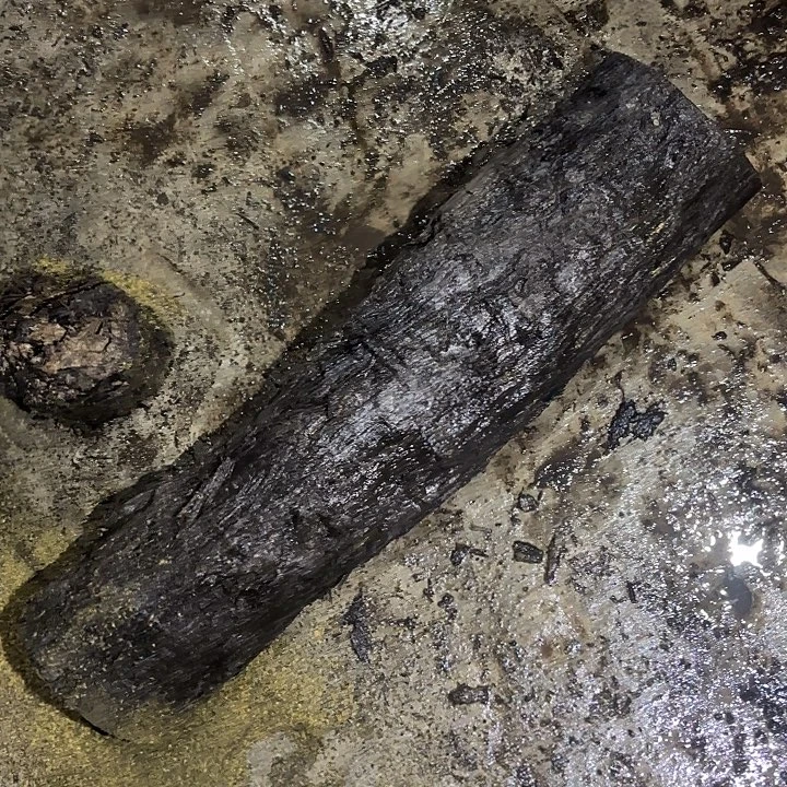 B***成乌木金丝楠毛料摆件