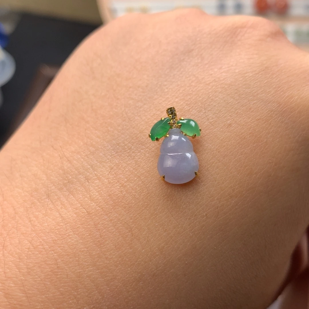 翡翠18K金镶嵌颈饰翡翠