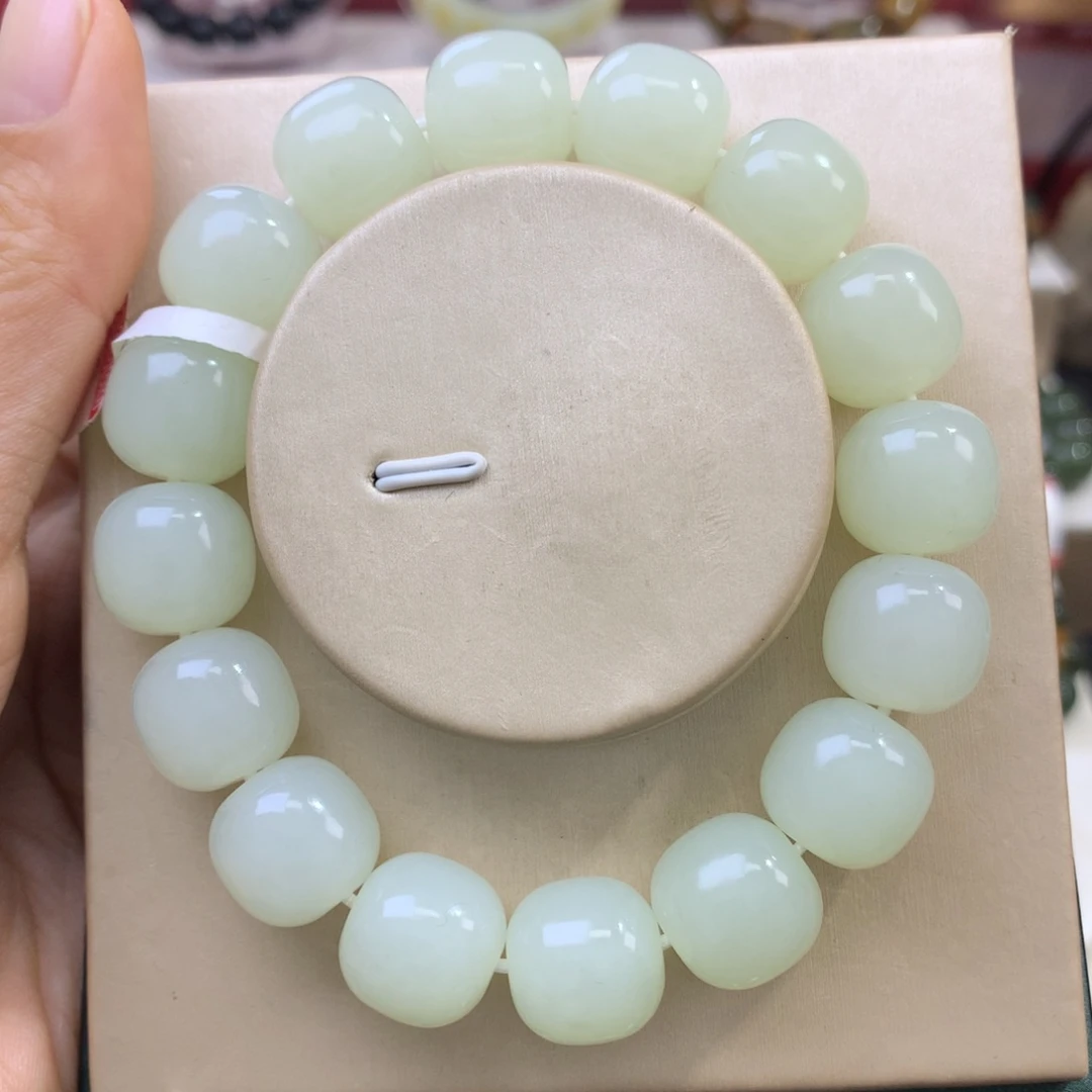 和田玉未镶嵌手串